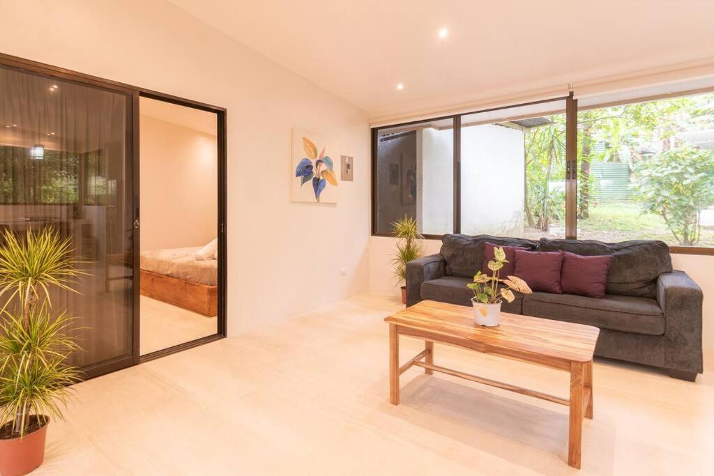 Surfside Apartments - Mal Pais 말파이스 외부 사진